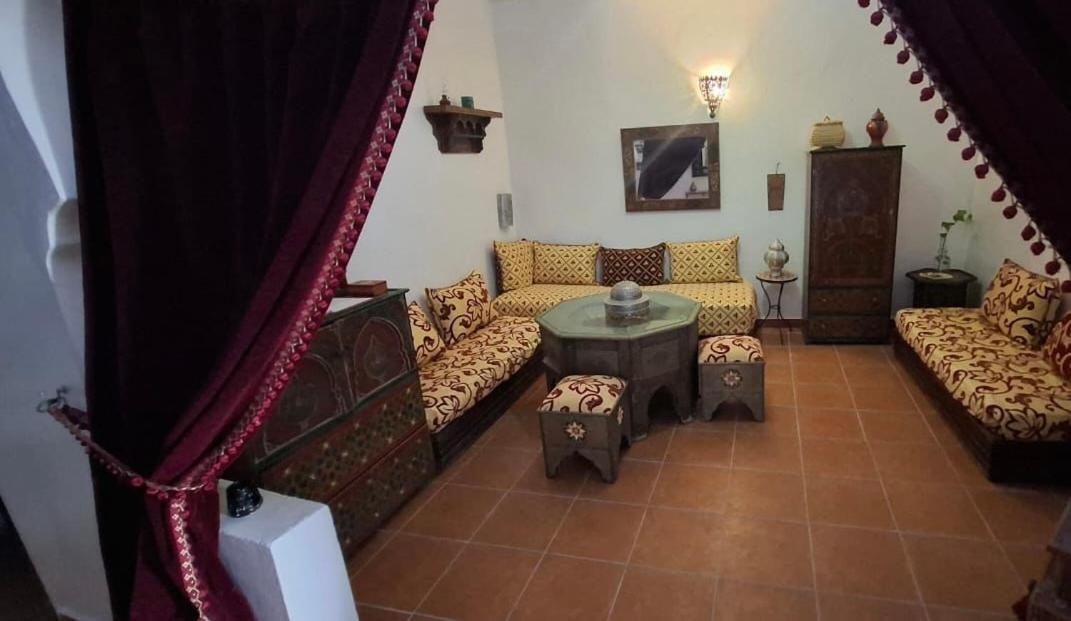 Hathor ,Casa Marroqui Con Dos Terrazas En La Medina Antigua , Ideal Parejas!! Wifi!! Asilah Exterior photo